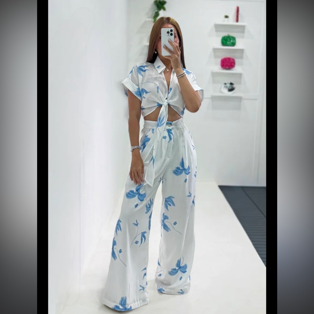 Mahina White 2 Piece Set with Blue Floral Pattern